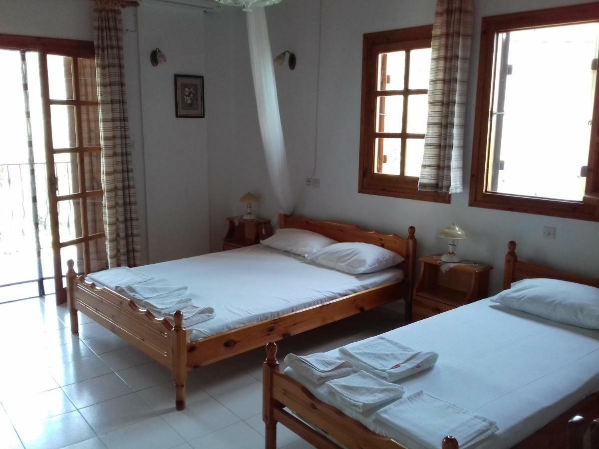 Koutadelias Rooms Kálamos エクステリア 写真