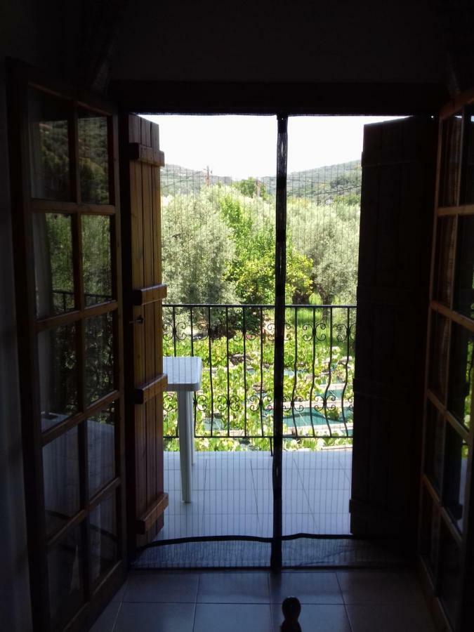 Koutadelias Rooms Kálamos エクステリア 写真