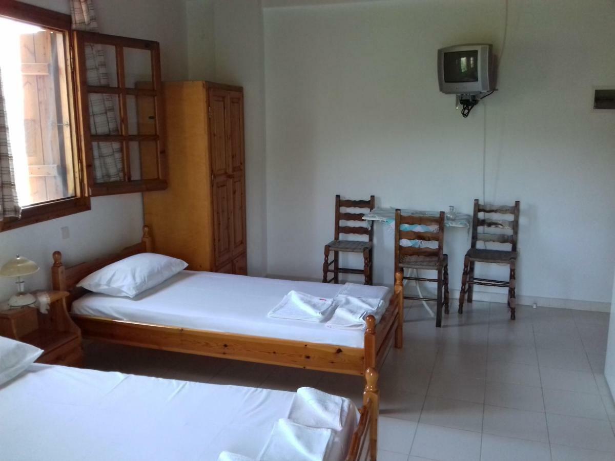 Koutadelias Rooms Kálamos エクステリア 写真