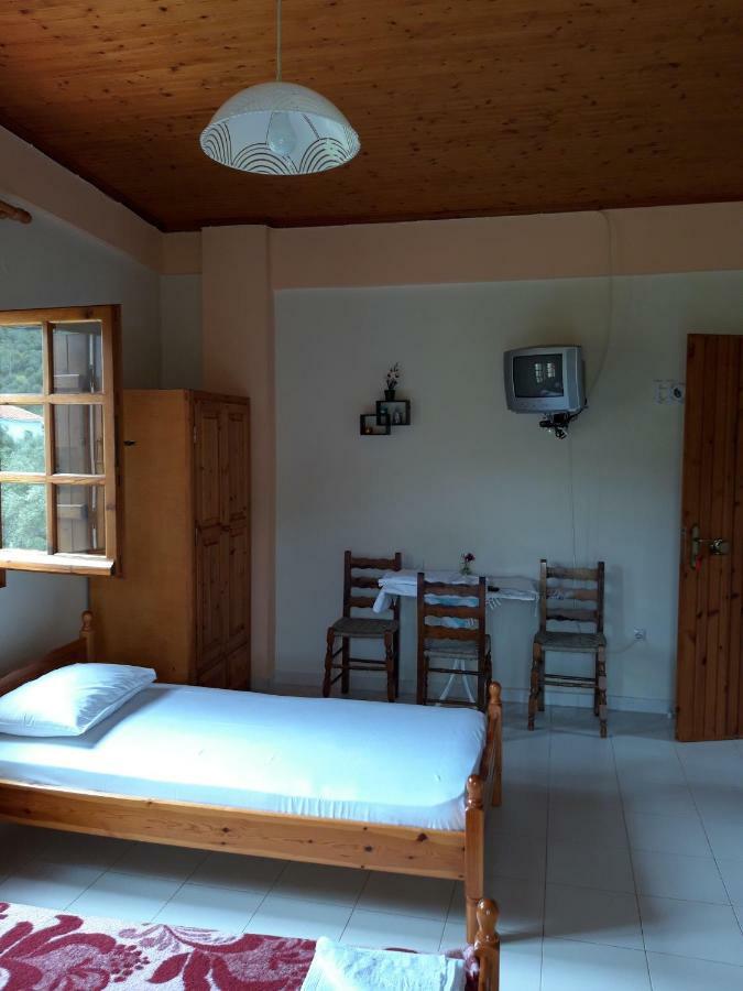 Koutadelias Rooms Kálamos エクステリア 写真