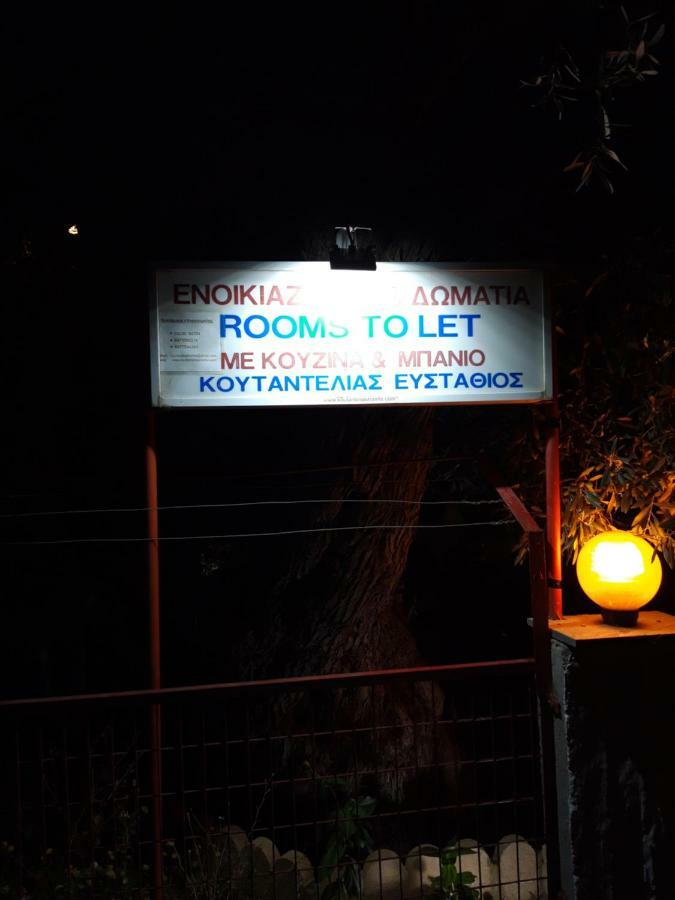 Koutadelias Rooms Kálamos エクステリア 写真